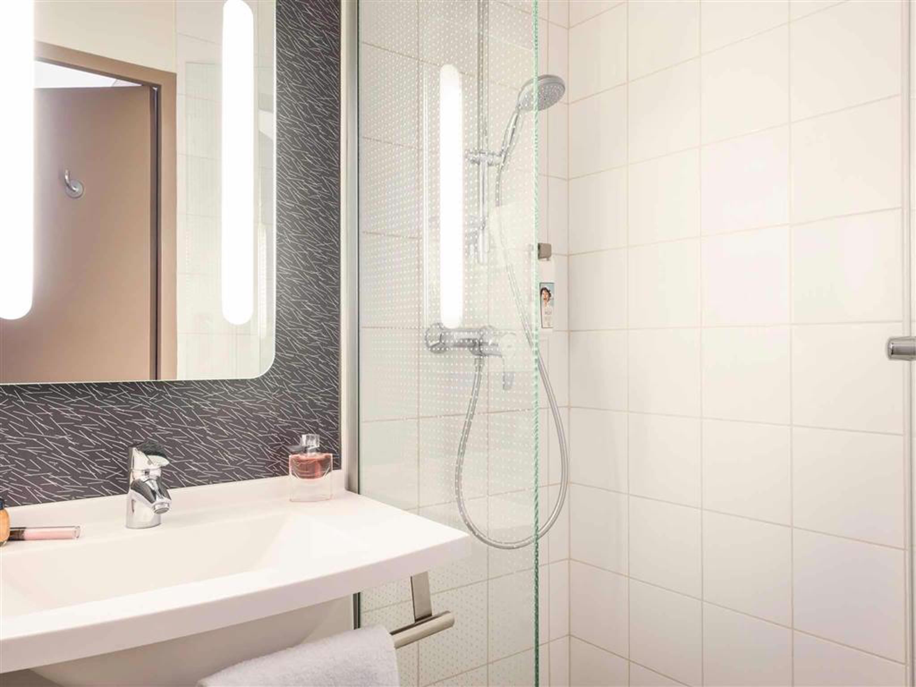 B&B Hotel Versailles Le Chesnay Le Chesnay  Eksteriør billede